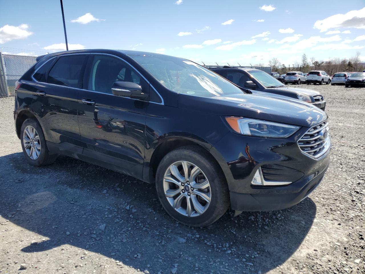 2022 Ford Edge Titanium - Фото 4