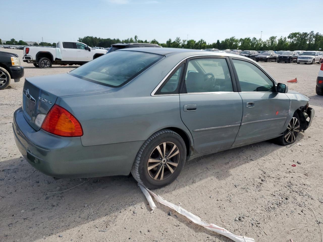 2000 Toyota Avalon Xl - Image 3