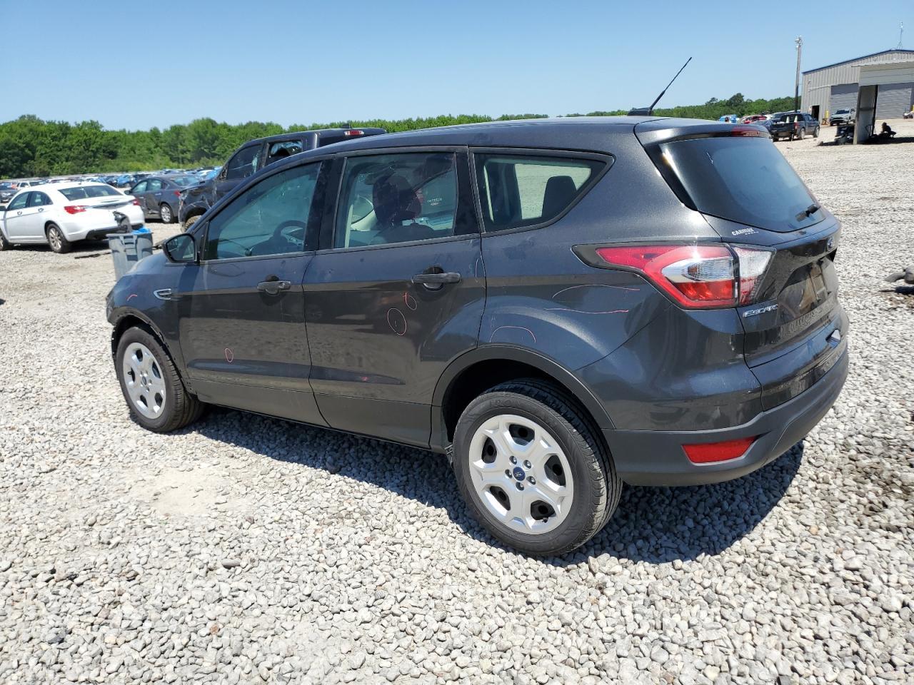 2017 Ford Escape S - Фото 2