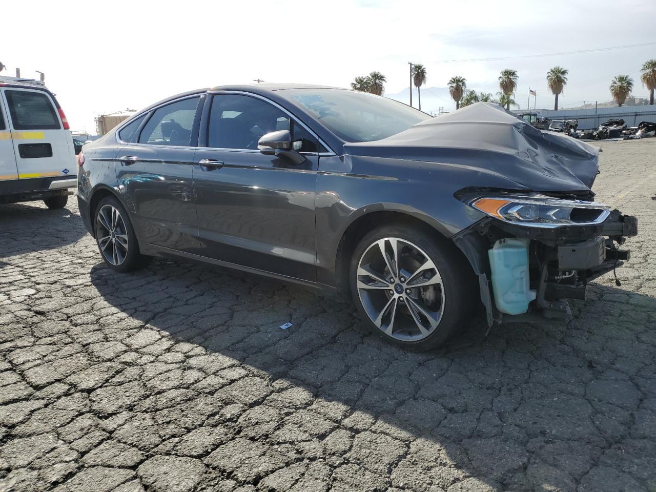 2019 Ford Fusion Titanium - Image 4