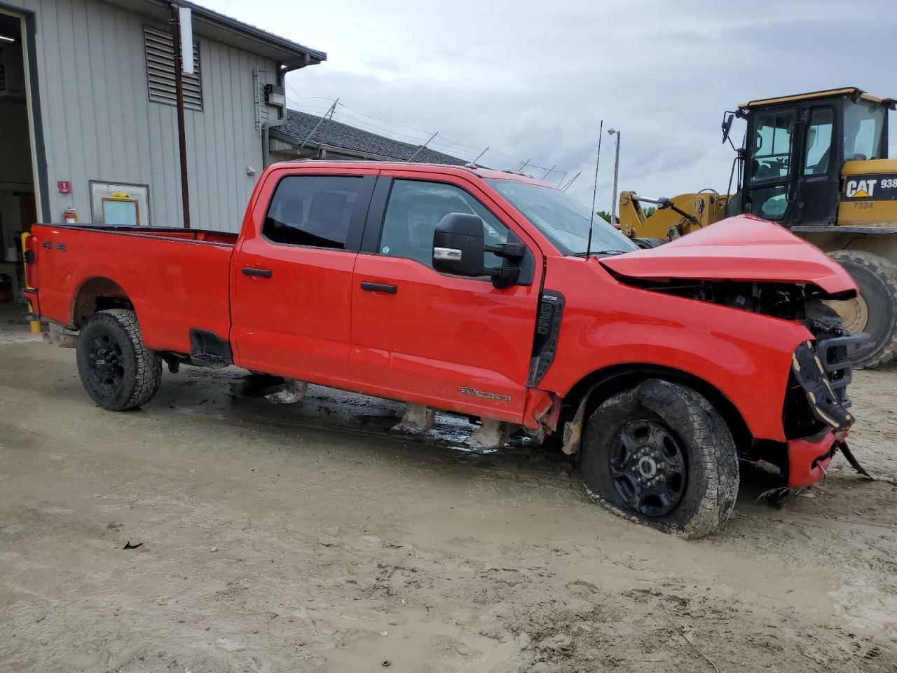 2023 Ford F350 Super Duty - Image 4
