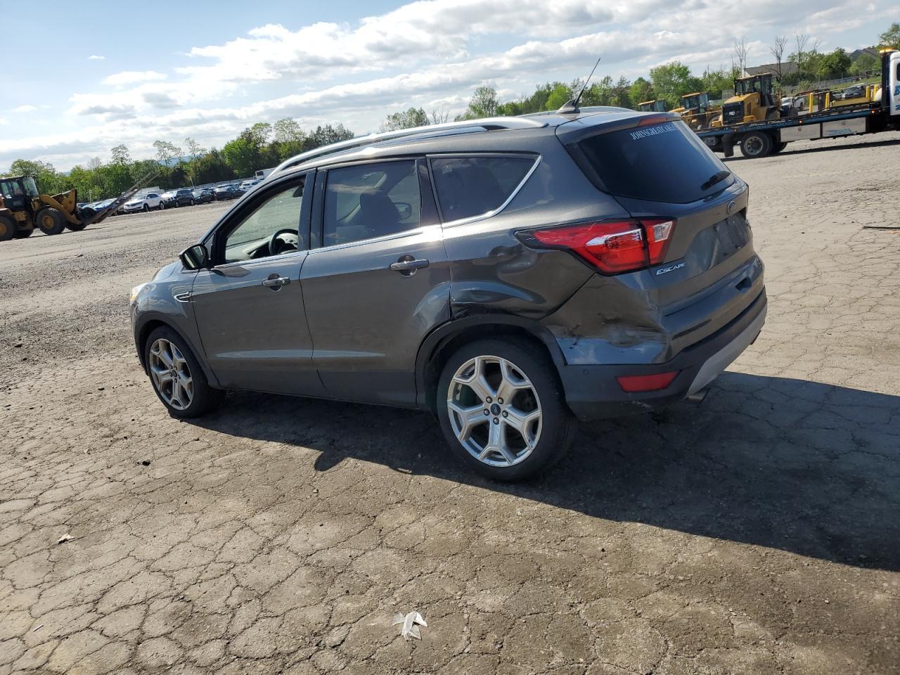 2019 Ford Escape Titanium - Фото 2