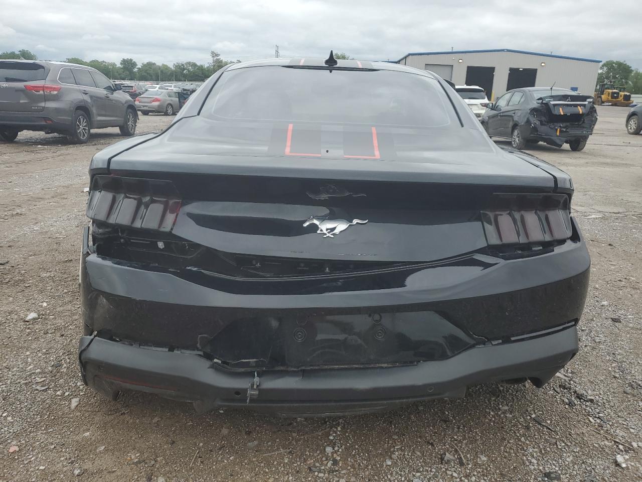 2024 Ford Mustang - Фото 6