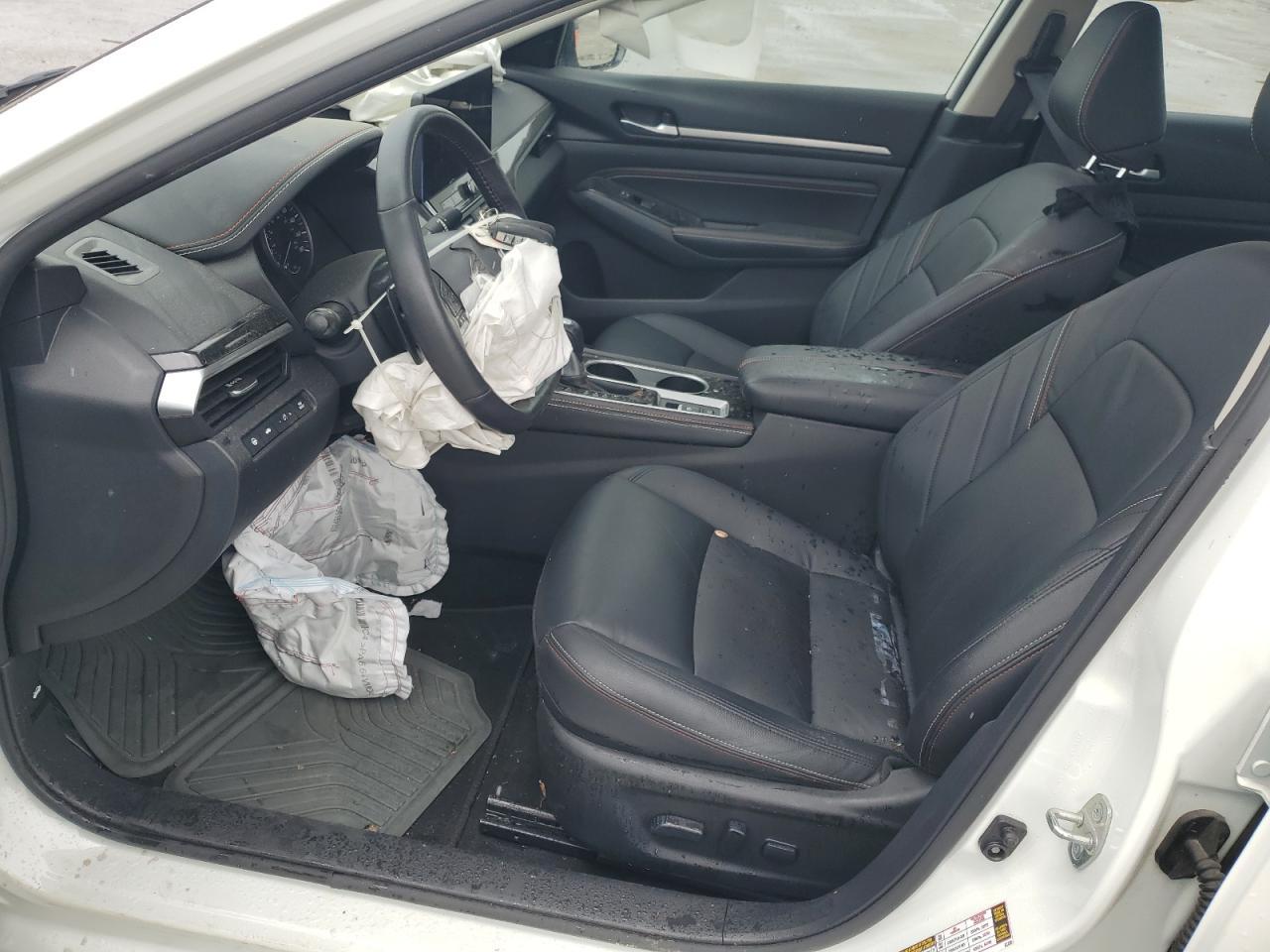 2023 Nissan Altima Sr - Image 7