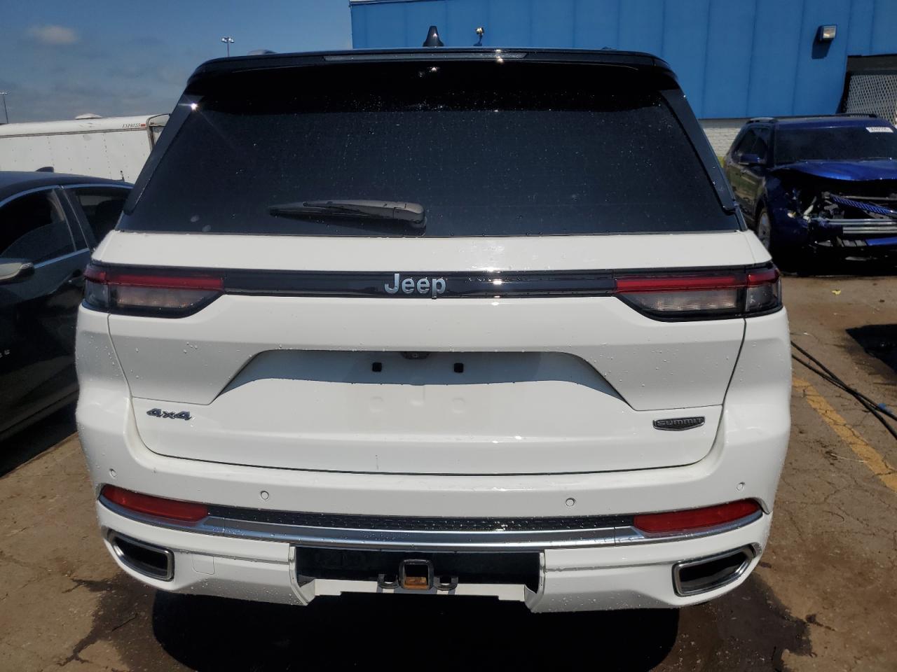 2022 Jeep Grand Cherokee Summit - Image 6