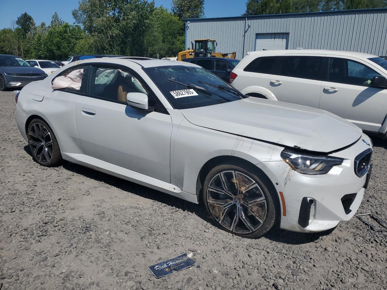2023 BMW 230Xi - Фото 4