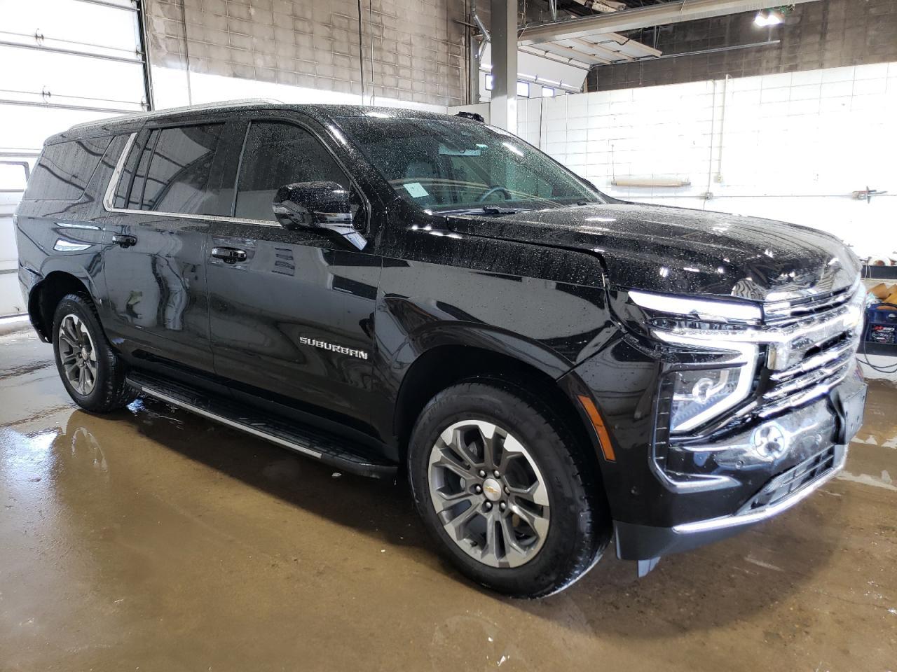 2025 Chevrolet Suburban K1500 Lt - Image 4