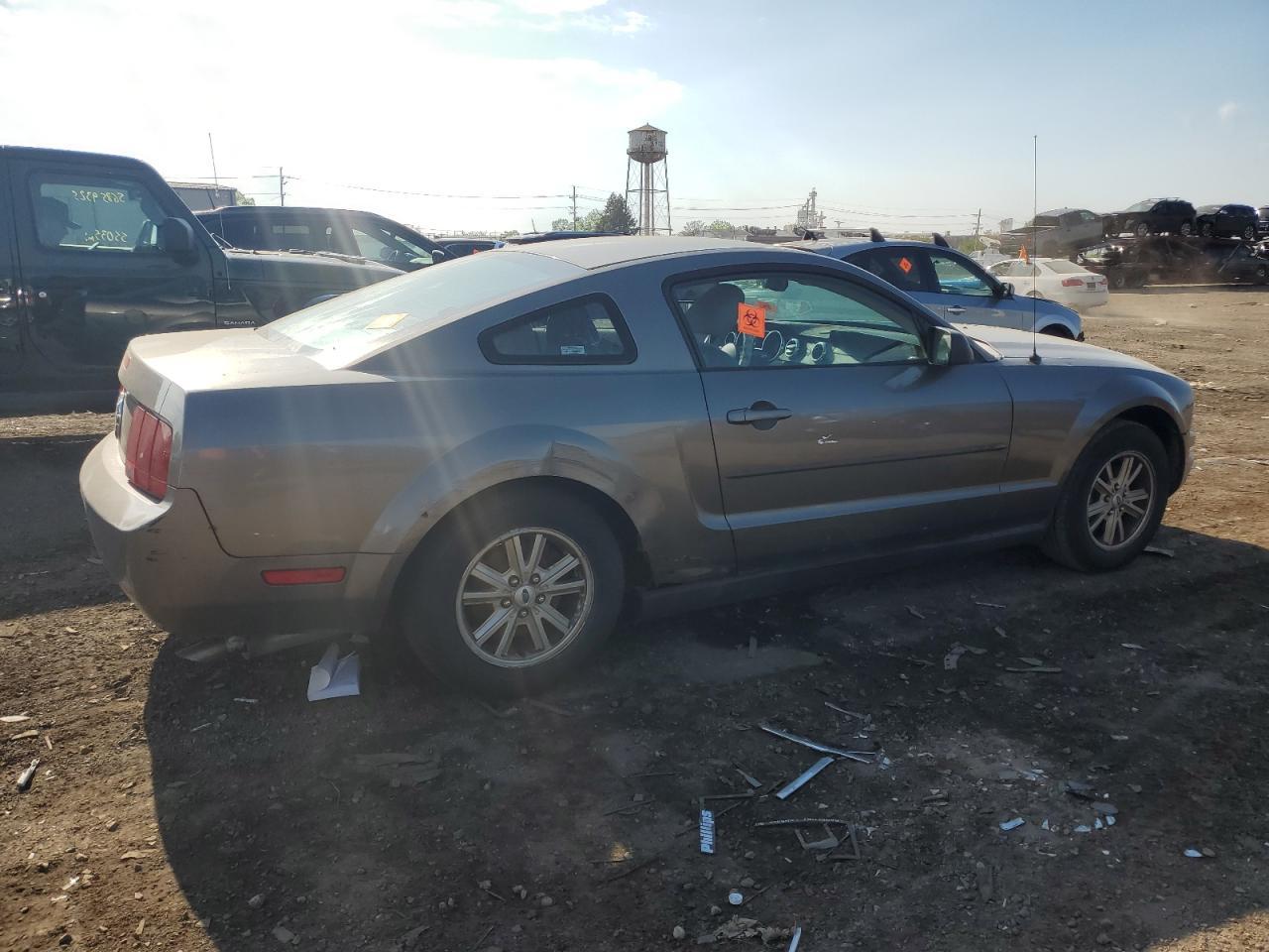 2005 Ford Mustang - Фото 3