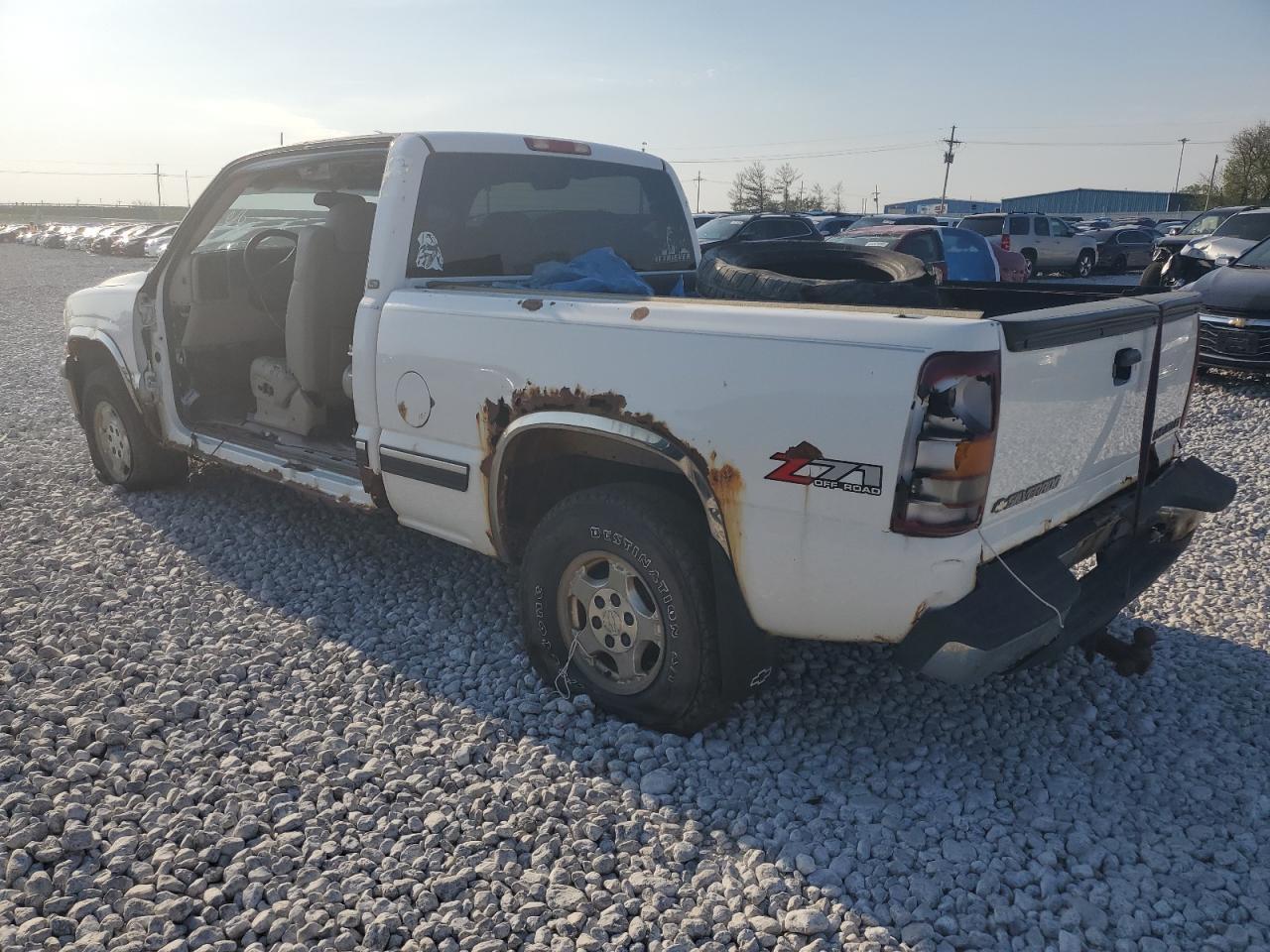 2002 Chevrolet Silverado K1500 - Image 2