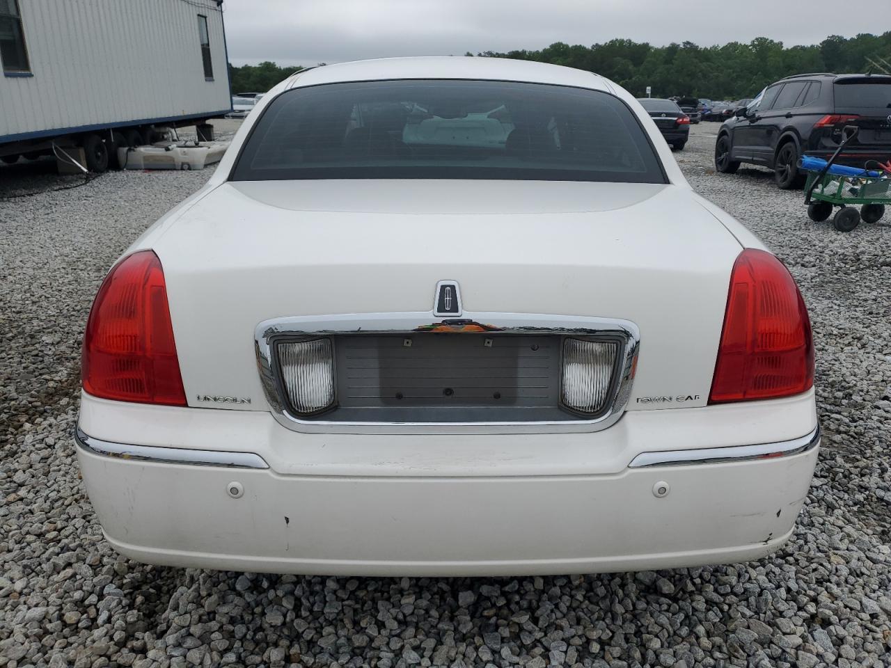 2004 Lincoln Town Car Executive - Фото 6