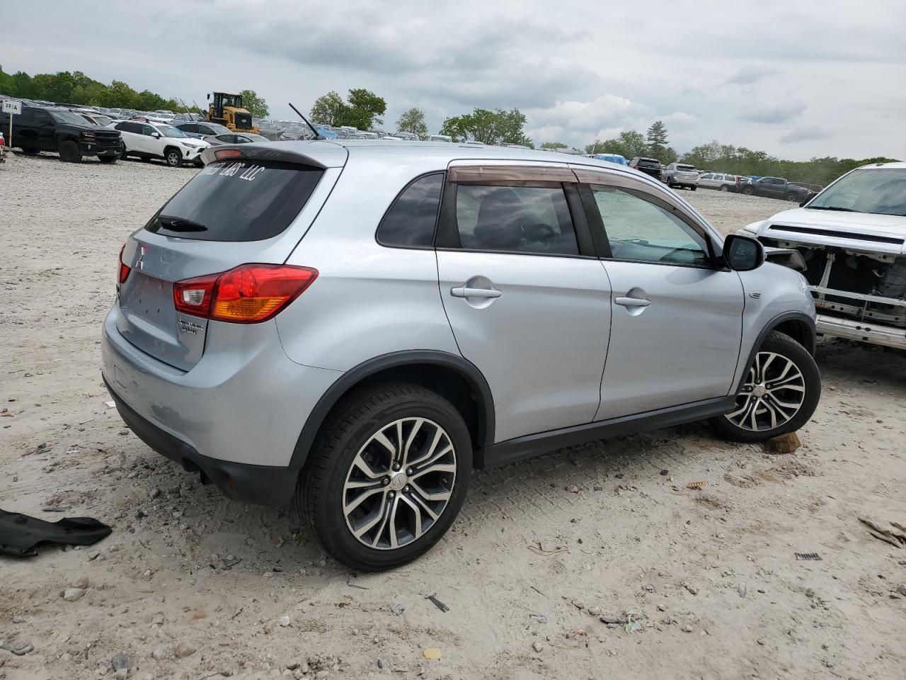2016 Mitsubishi Outlander Sport Es - Фото 3