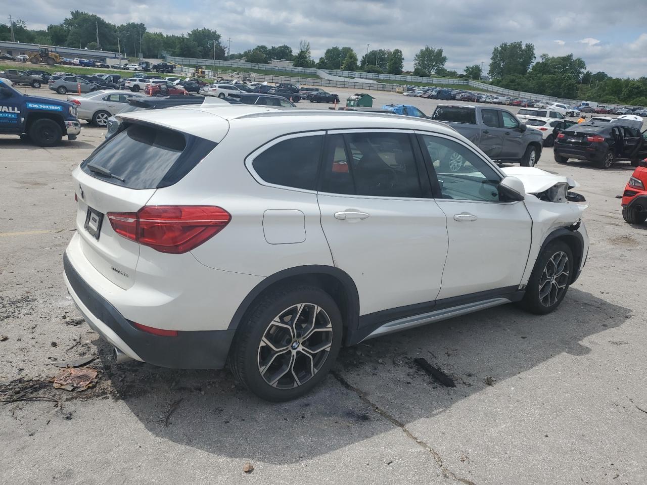 2021 BMW X1 xDrive28I - Image 3