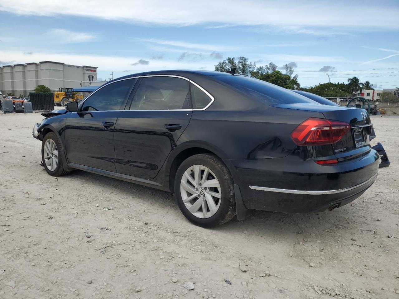 2018 Volkswagen Passat Se - Фото 2