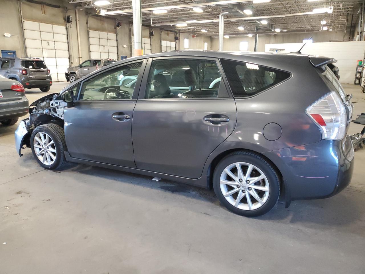2012 Toyota Prius V - Фото 2