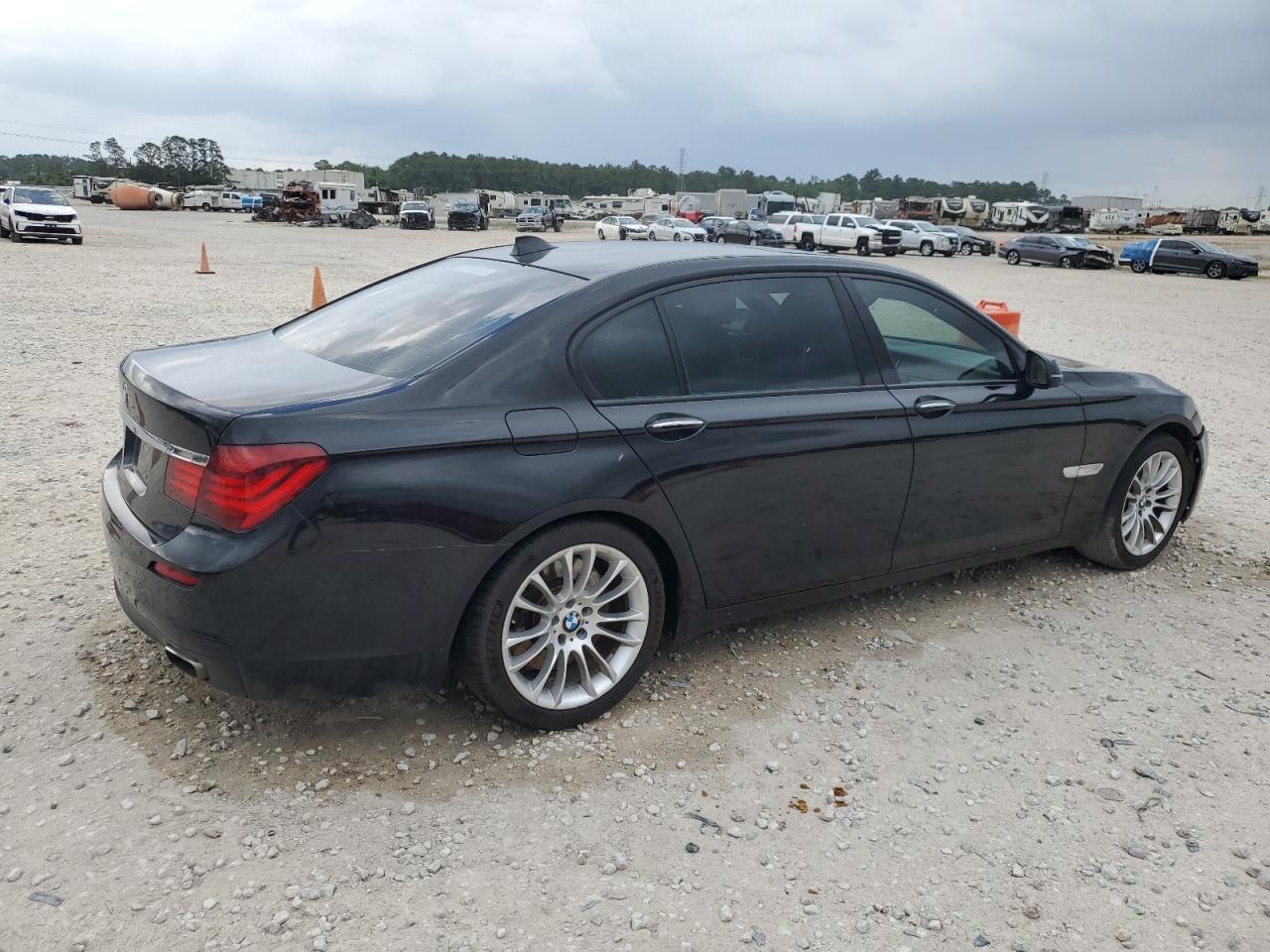 2015 BMW 750 Li - Фото 3