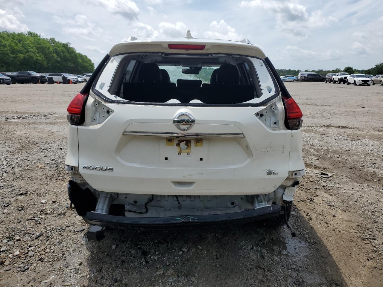 2017 Nissan Rogue S - Фото 6