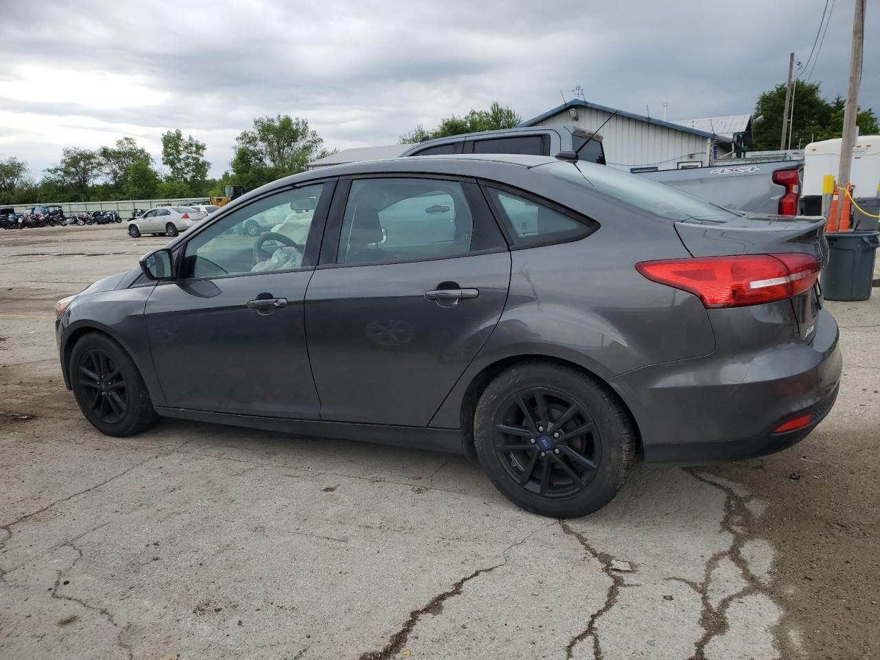 2018 Ford Focus Se - Image 2