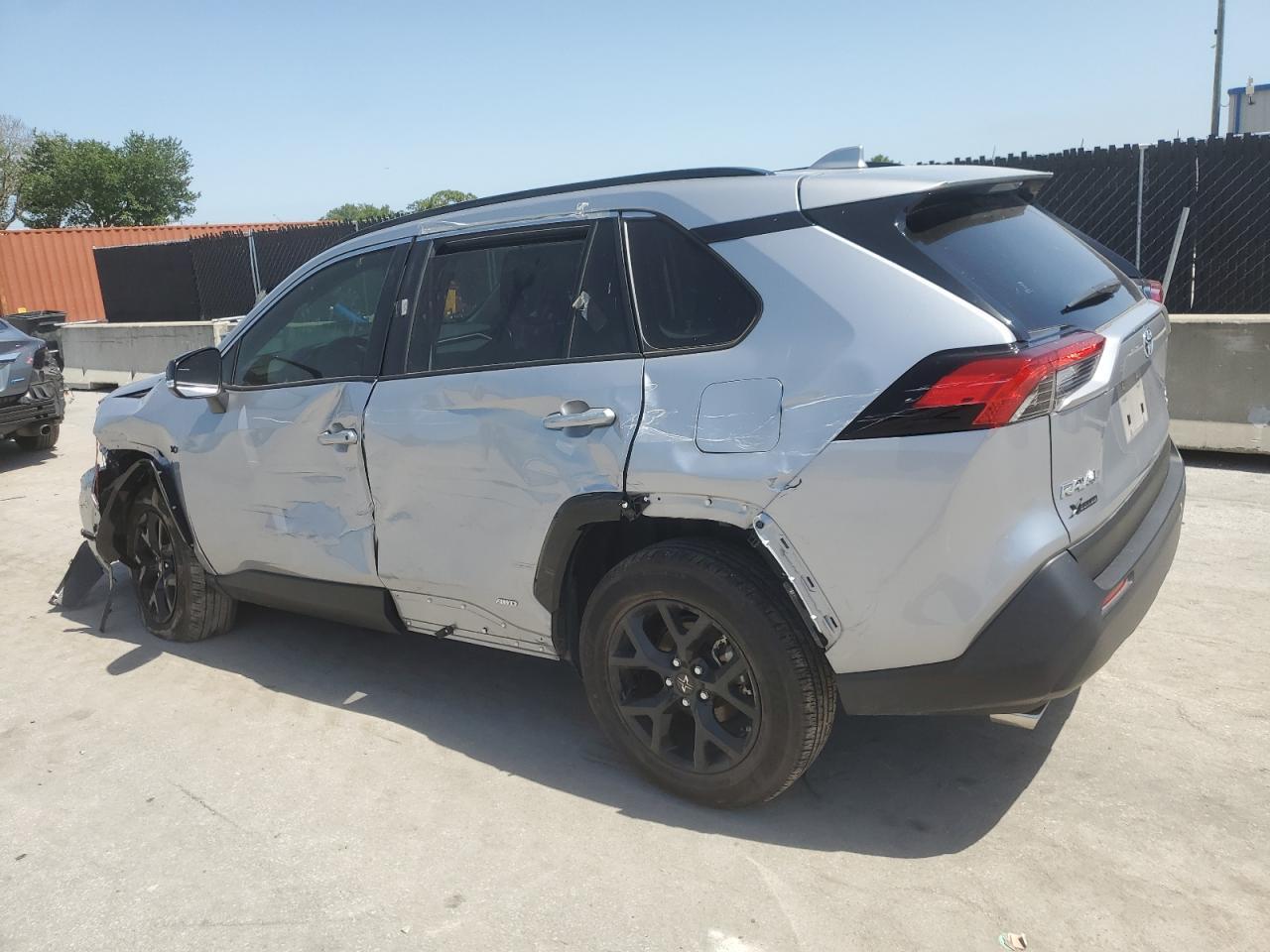 2023 Toyota Rav4 Xle - Фото 2