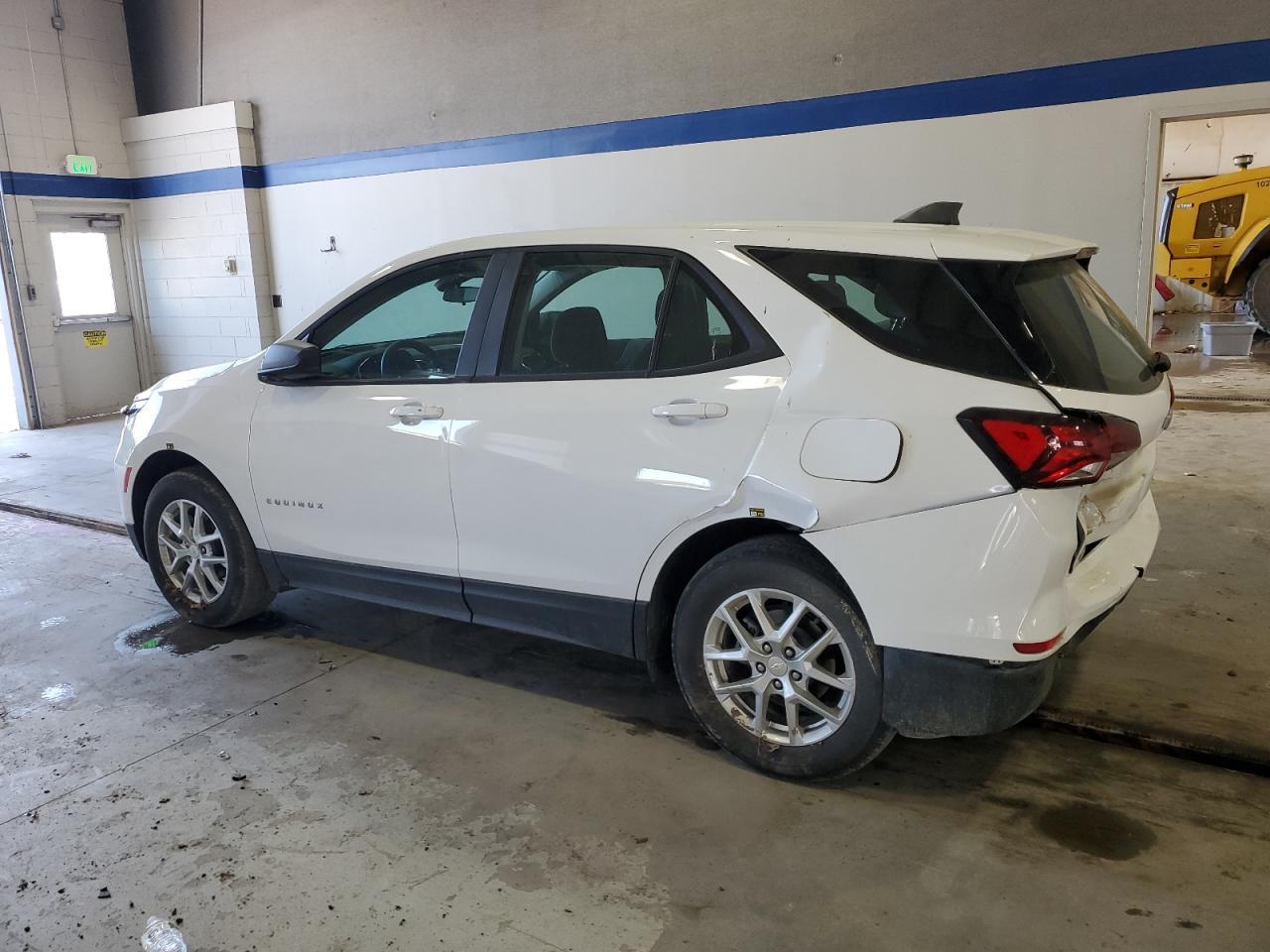 2023 Chevrolet Equinox Ls - Image 2