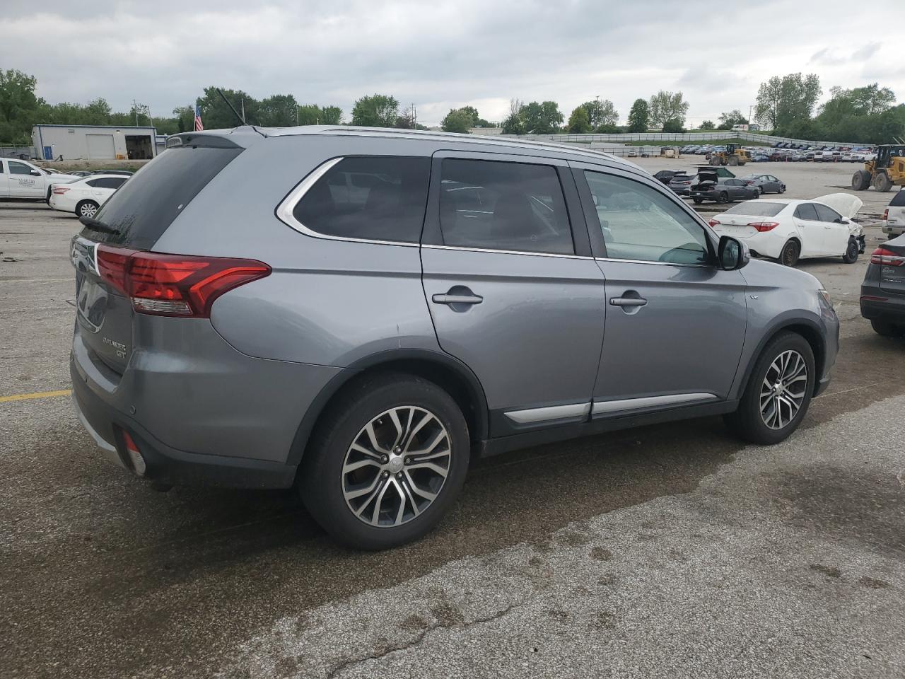 2016 Mitsubishi Outlander Gt - Image 3