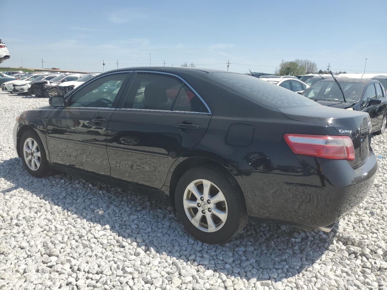 2007 Toyota Camry Le - Image 2