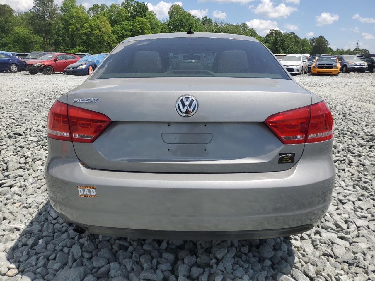 2013 Volkswagen Passat S - Image 6