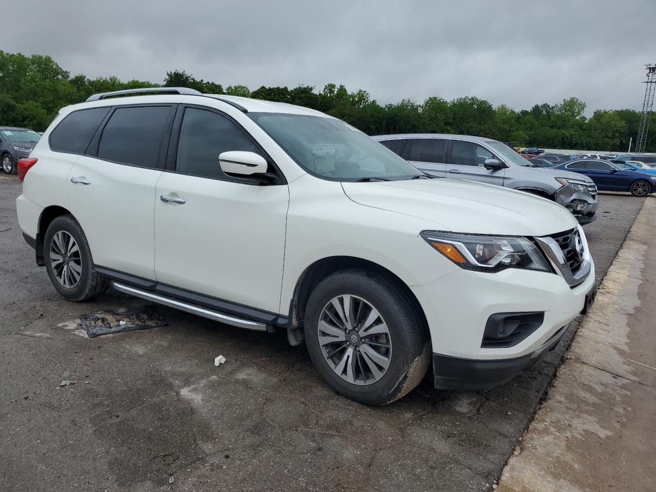 2017 Nissan Pathfinder S - Фото 4