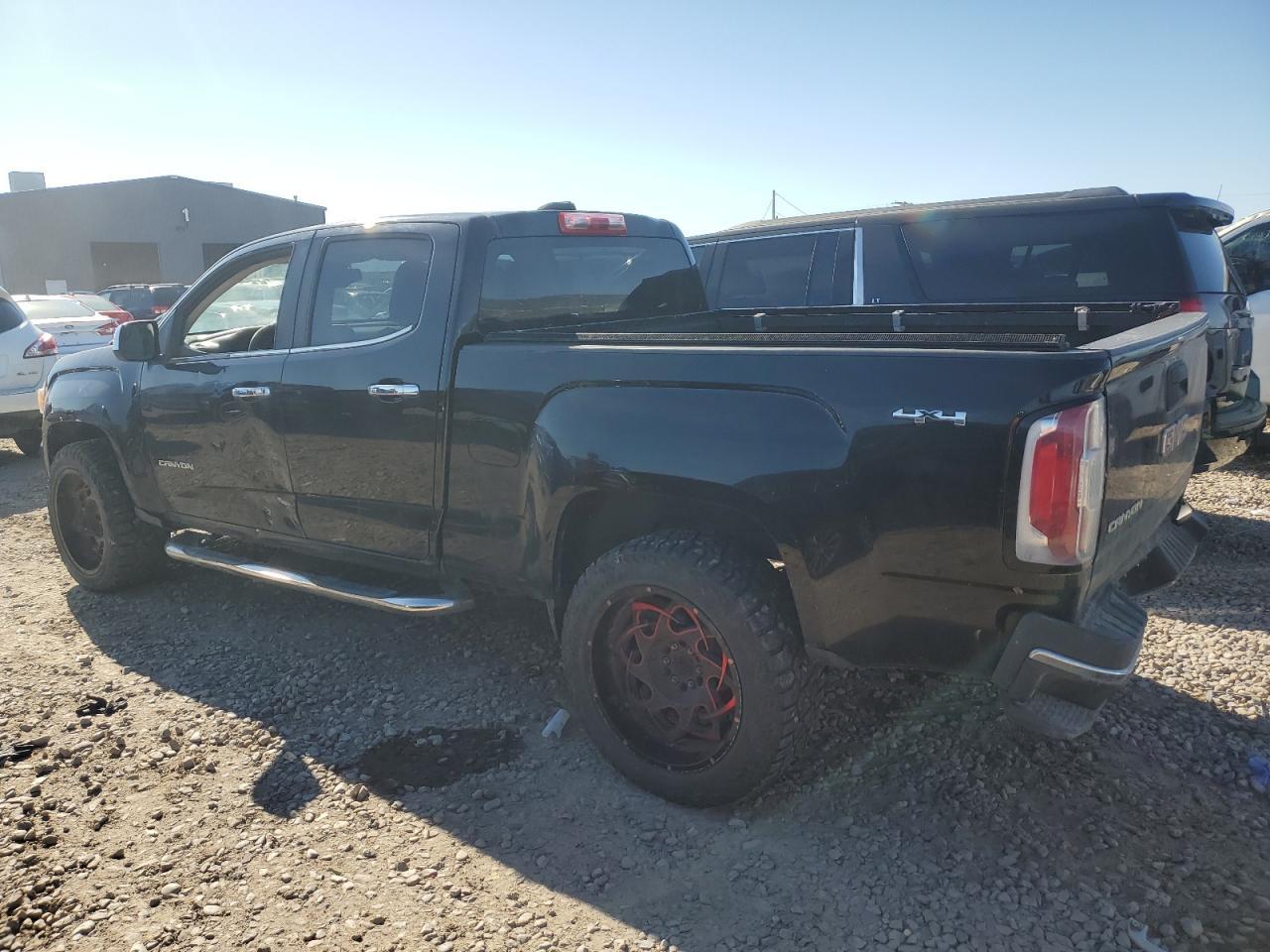 2015 GMC Canyon Slt - Image 2