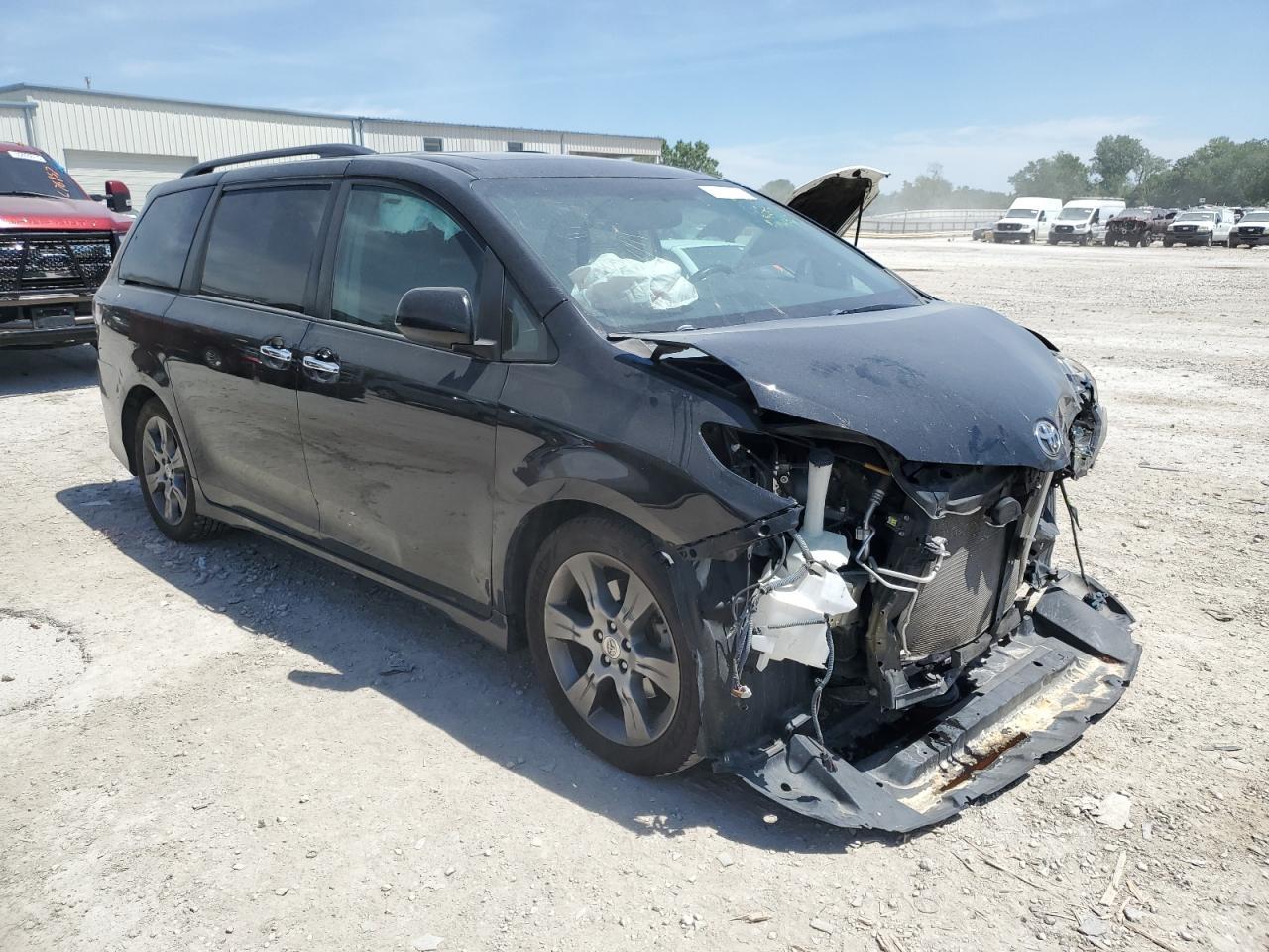 2015 Toyota Sienna Sport - Фото 4