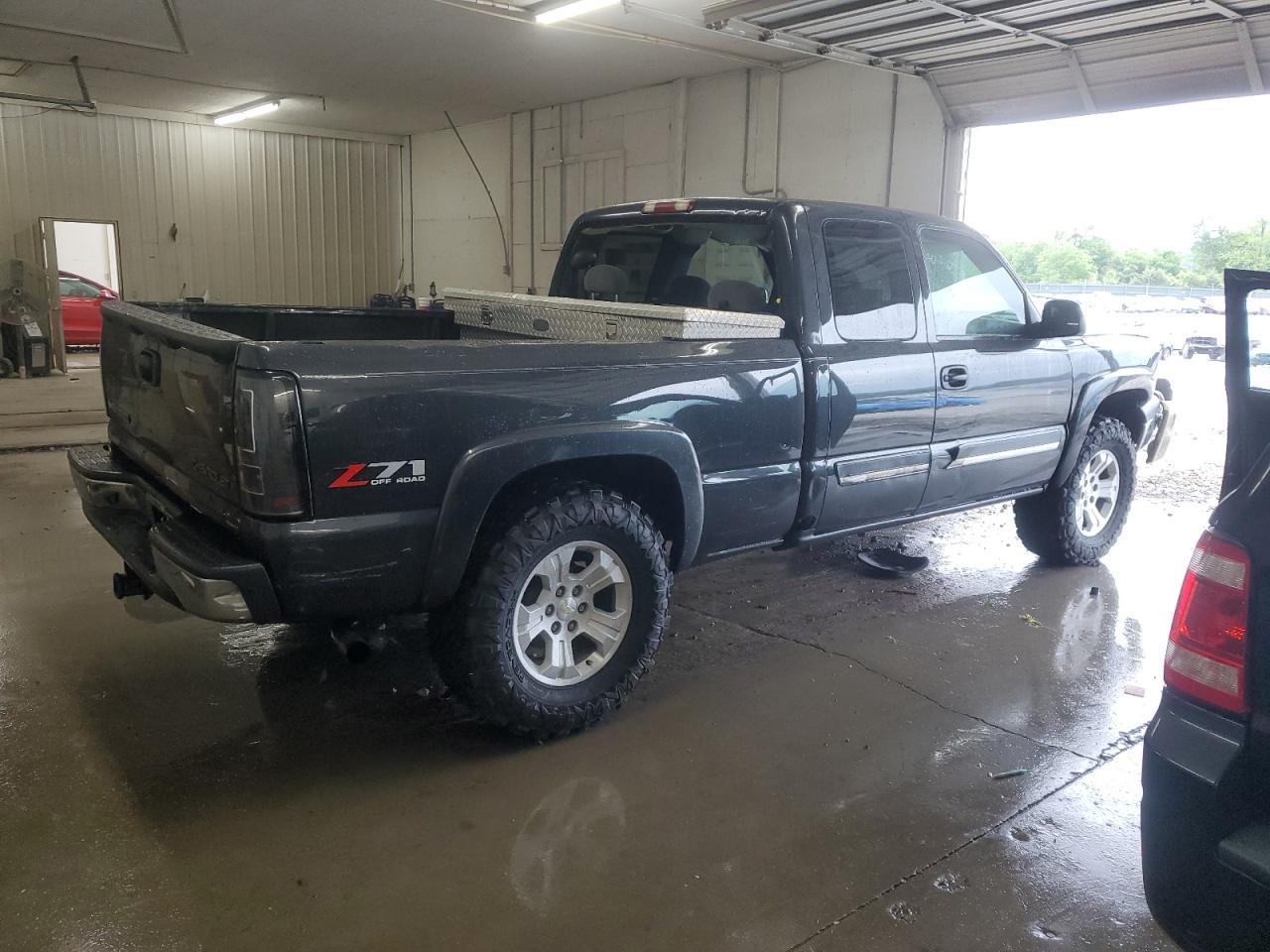 2004 Chevrolet Silverado K1500 - Фото 3