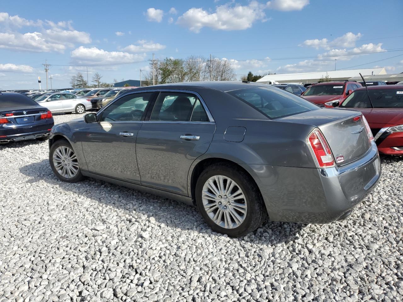2012 Chrysler 300C - Фото 2