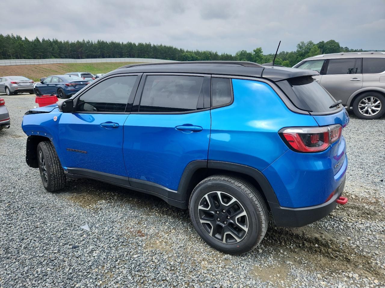 2020 Jeep Compass Trailhawk - Image 2