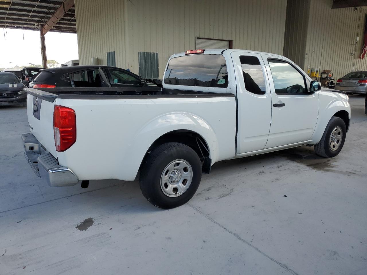 2014 Nissan Frontier S - Image 3