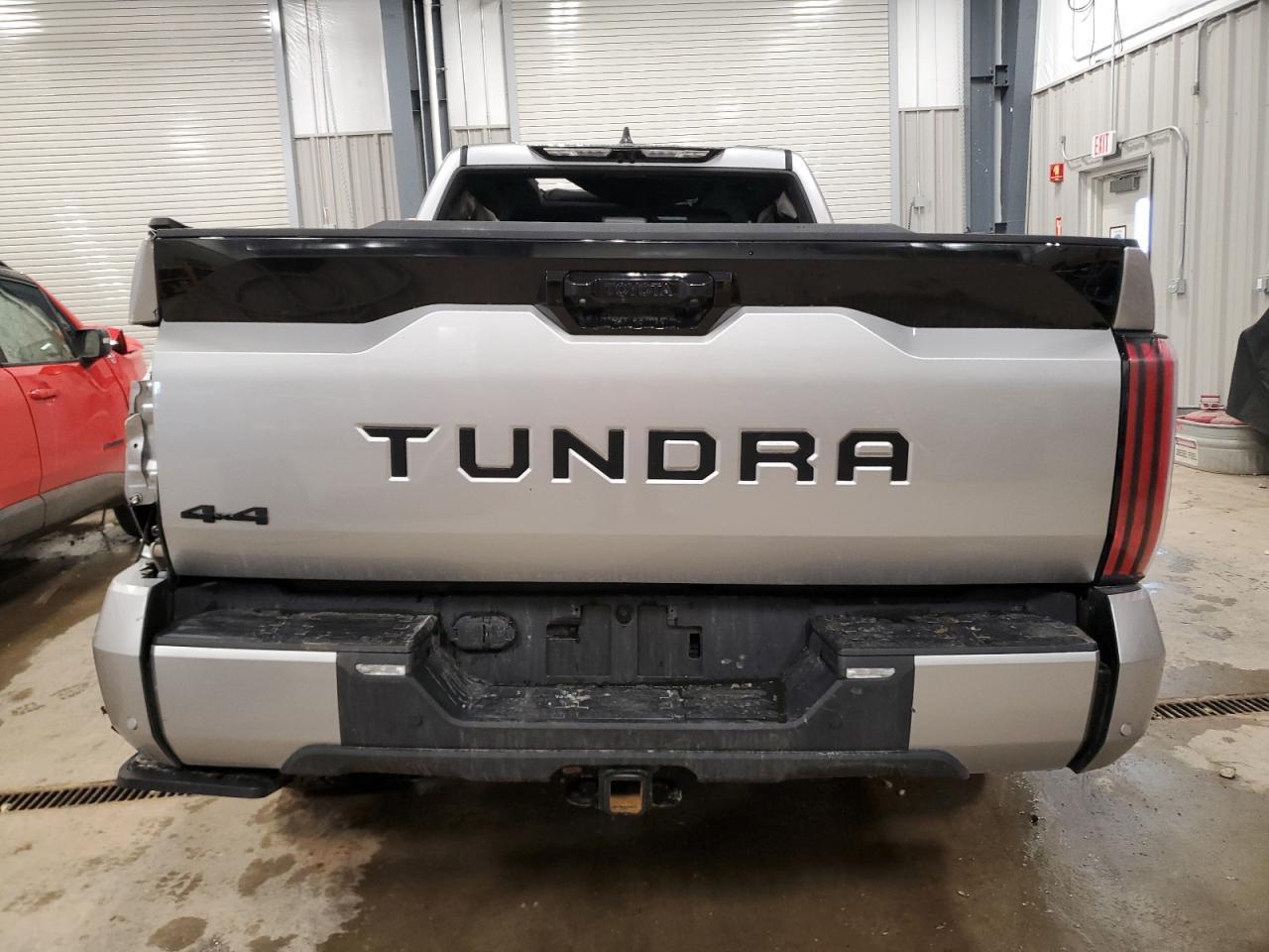 2024 Toyota Tundra Crewmax Platinum - Image 6