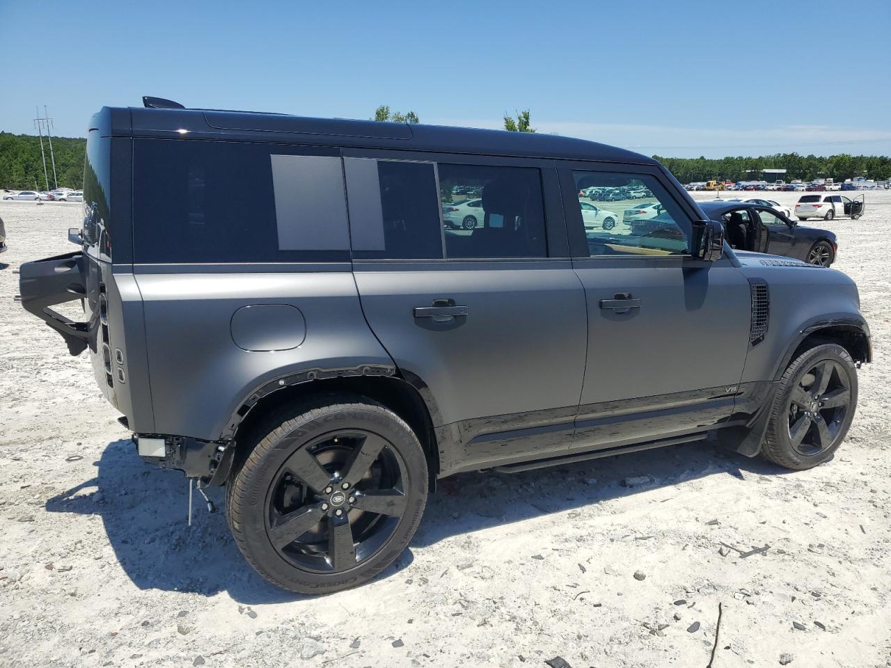 2025 Land Rover Defender 110 - Фото 3