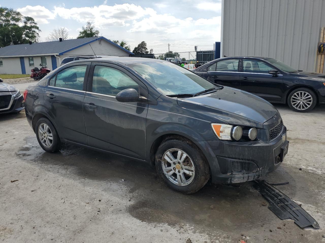 2015 Chevrolet Sonic Lt - Фото 4