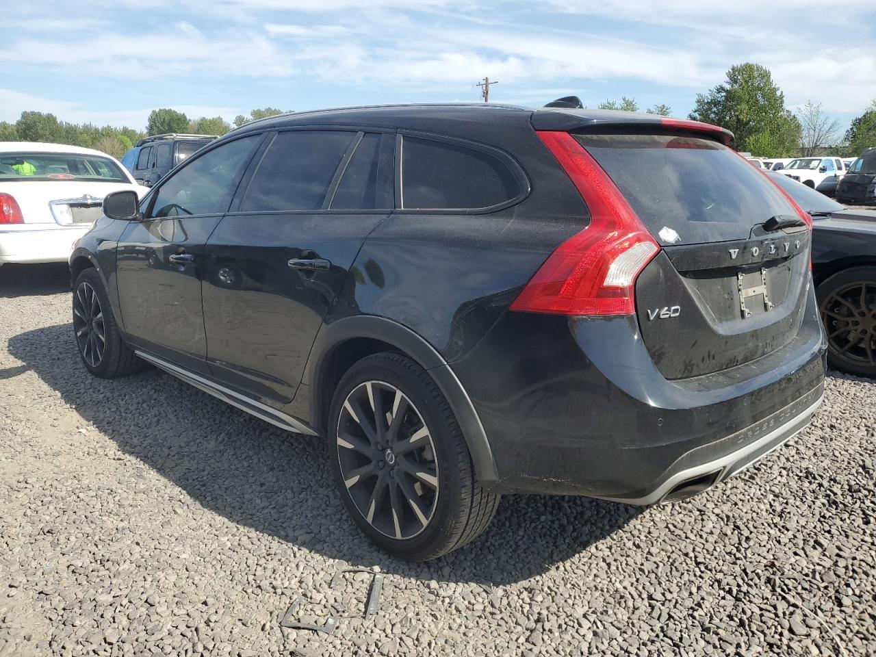 2016 Volvo V60 Cross Country Premier - Фото 2