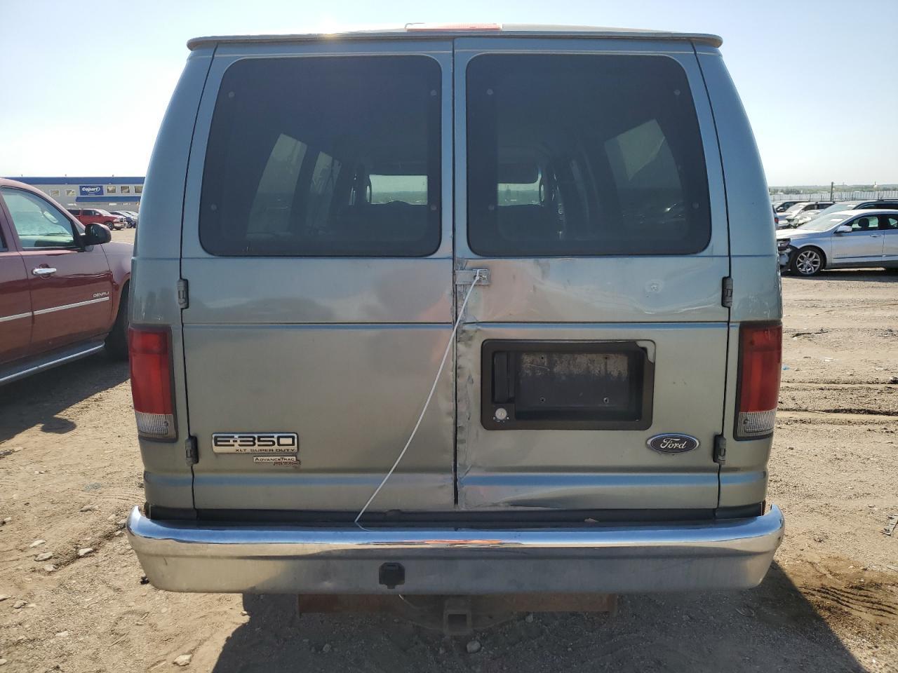 2006 Ford Econoline E350 Super Duty Wagon - Image 6