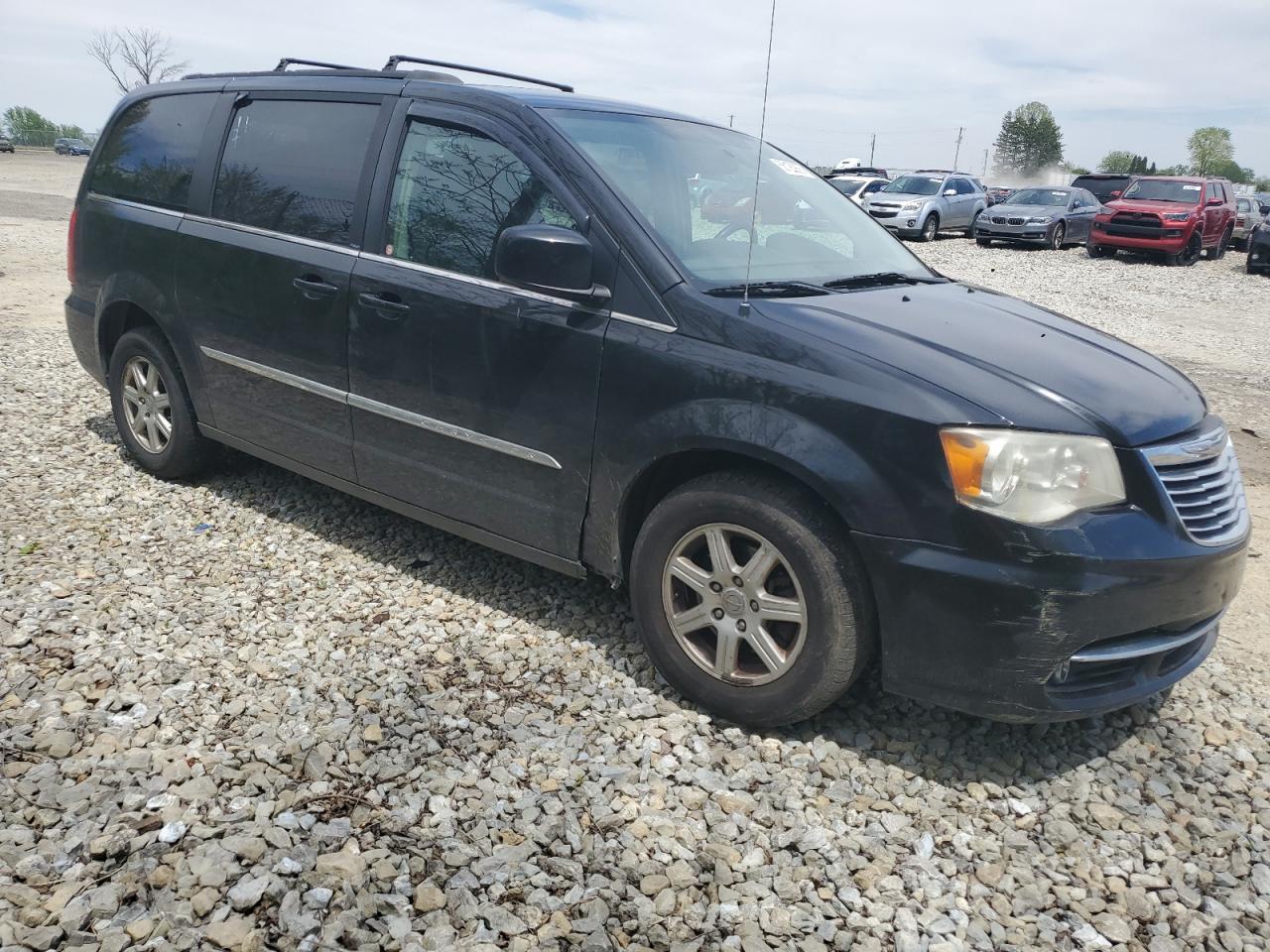 2012 Chrysler Town & Country Touring - Image 4
