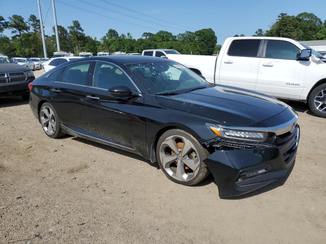 2018 Honda Accord Touring - Image 4
