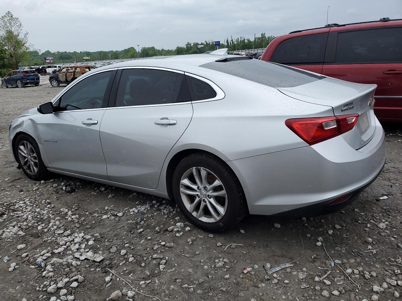 2018 Chevrolet Malibu Lt - Image 2