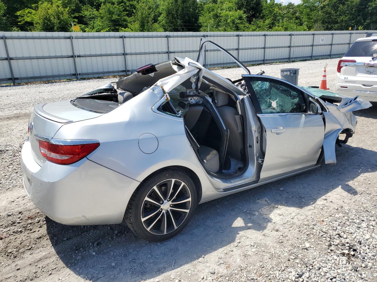 2016 Buick Verano Sport Touring - Image 3
