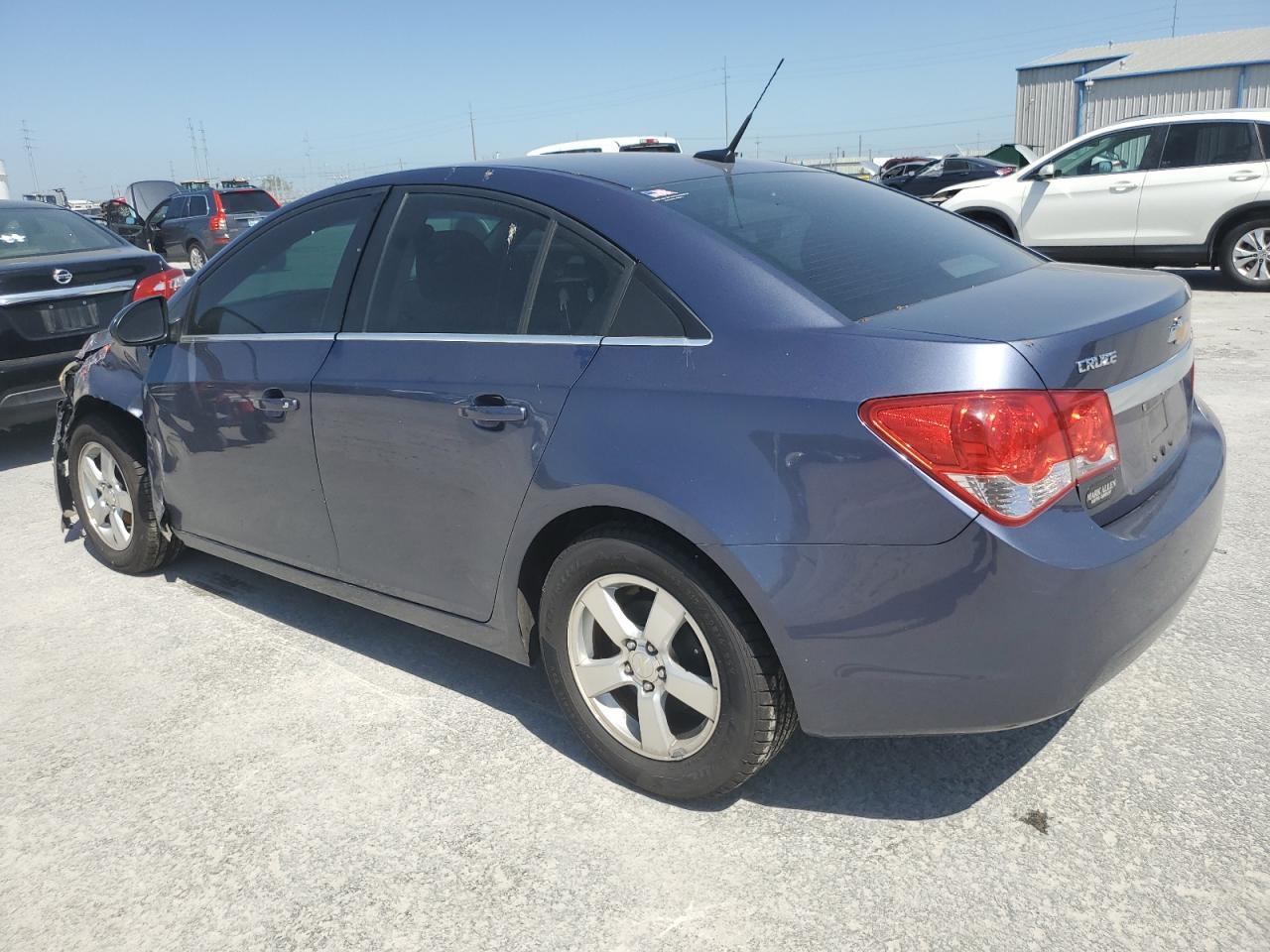 2014 Chevrolet Cruze Lt - Image 2