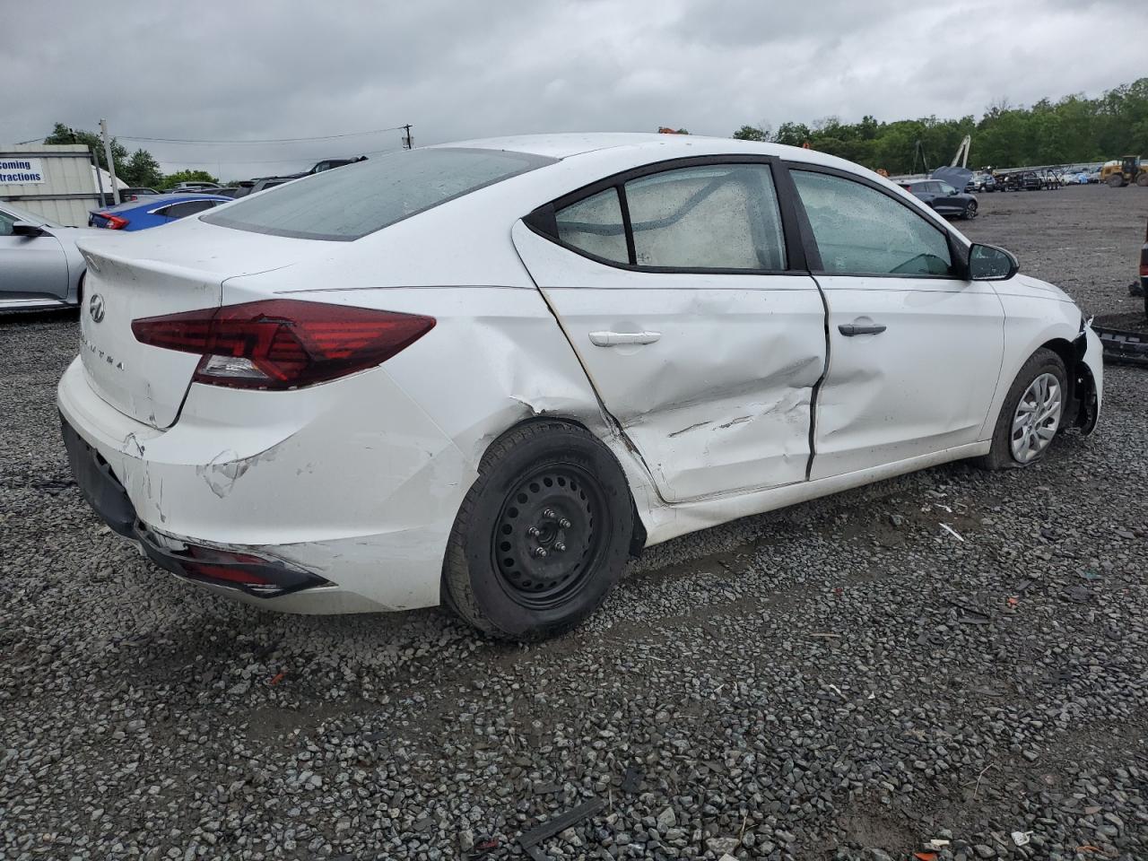 2019 Hyundai Elantra Se - Image 3