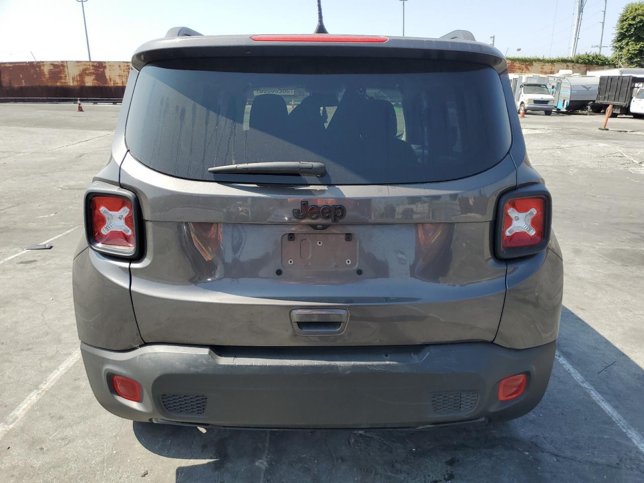 2019 Jeep Renegade Latitude - Image 6