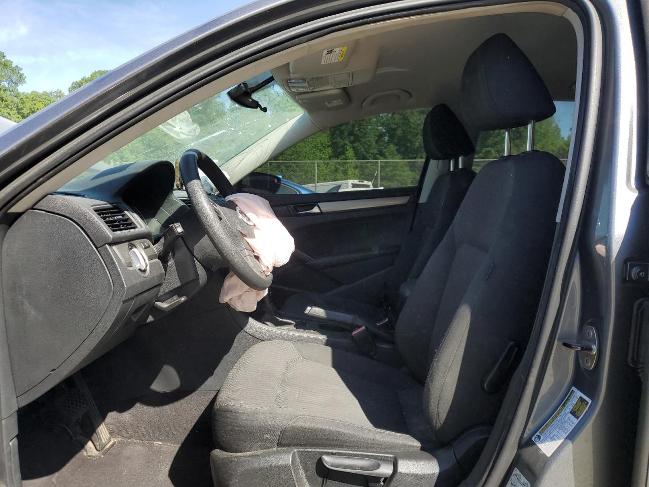 2012 Volkswagen Passat S - Фото 7