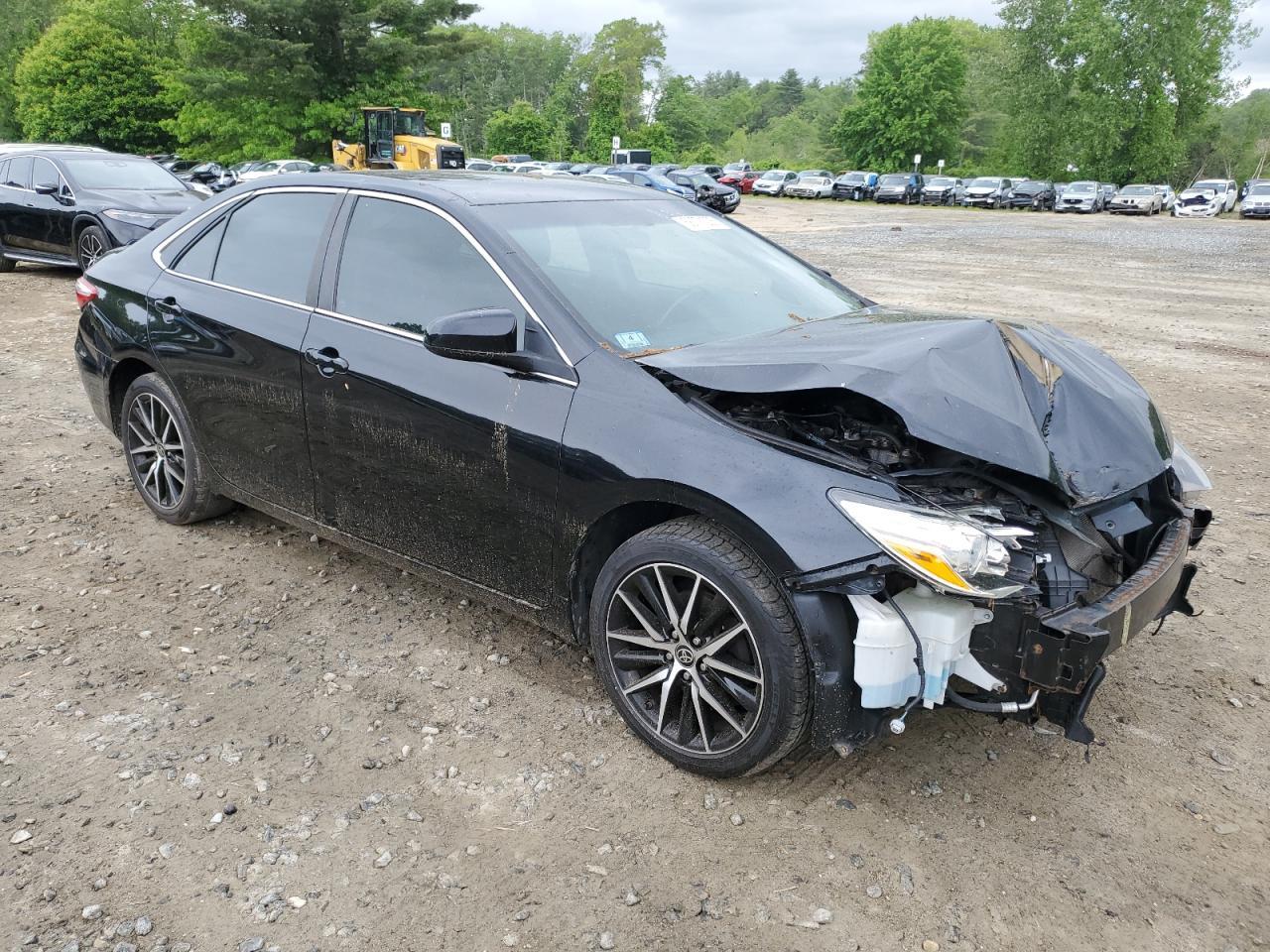 2017 Toyota Camry Le - Фото 4