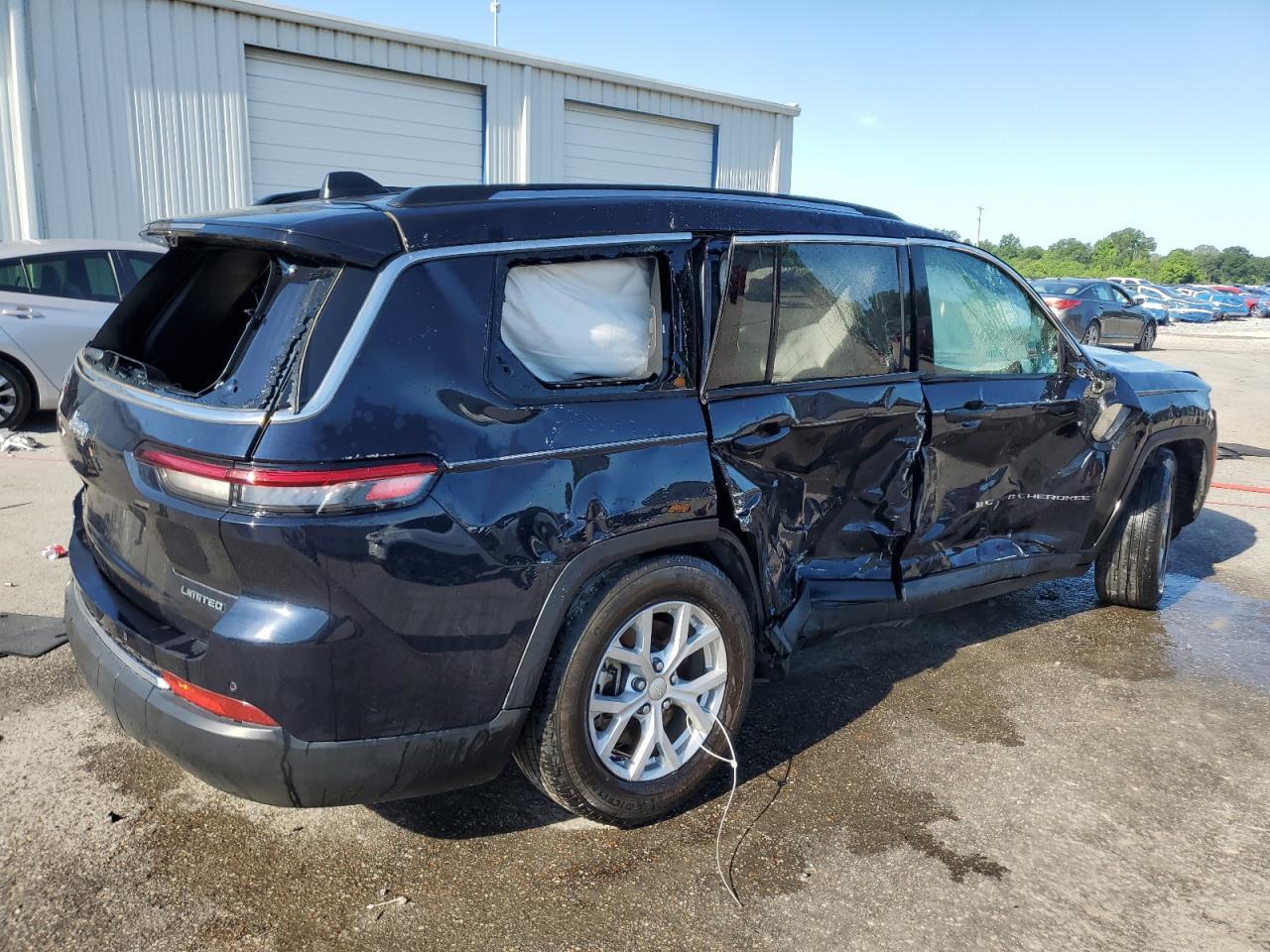 2023 Jeep Grand Cherokee L Limited - Image 3