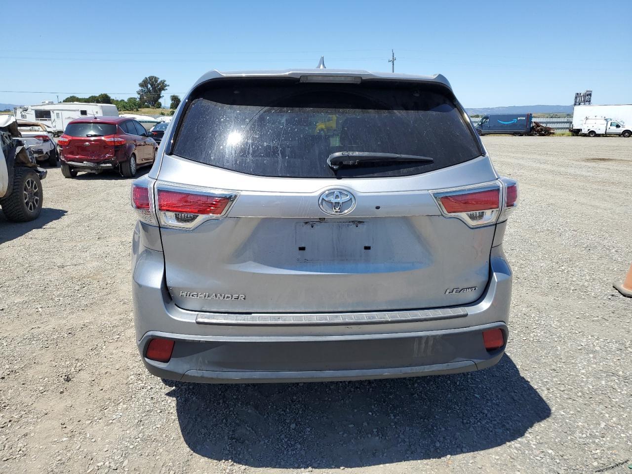 2015 Toyota Highlander Le - Фото 6