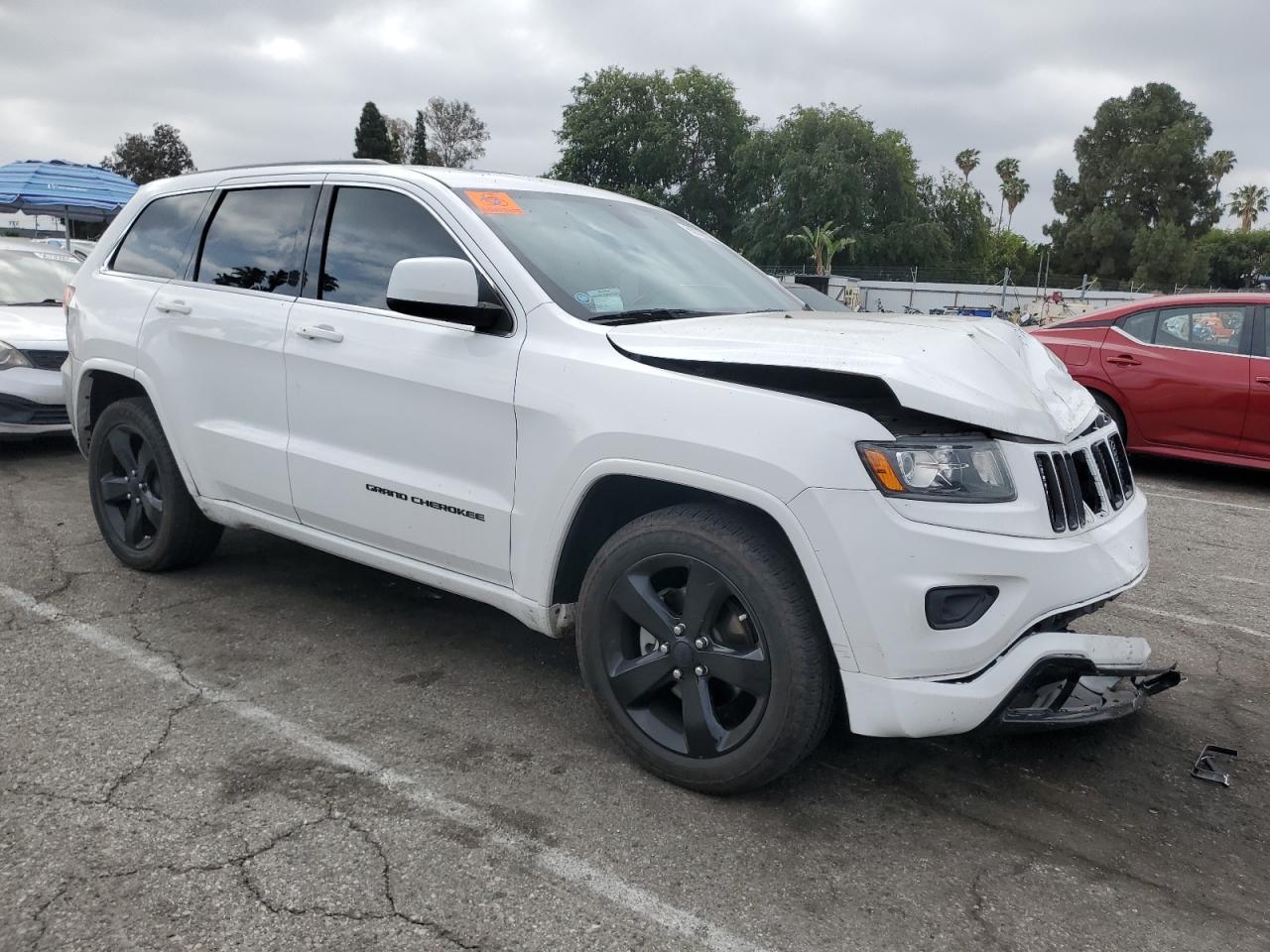 2015 Jeep Grand Cherokee Laredo - Image 4